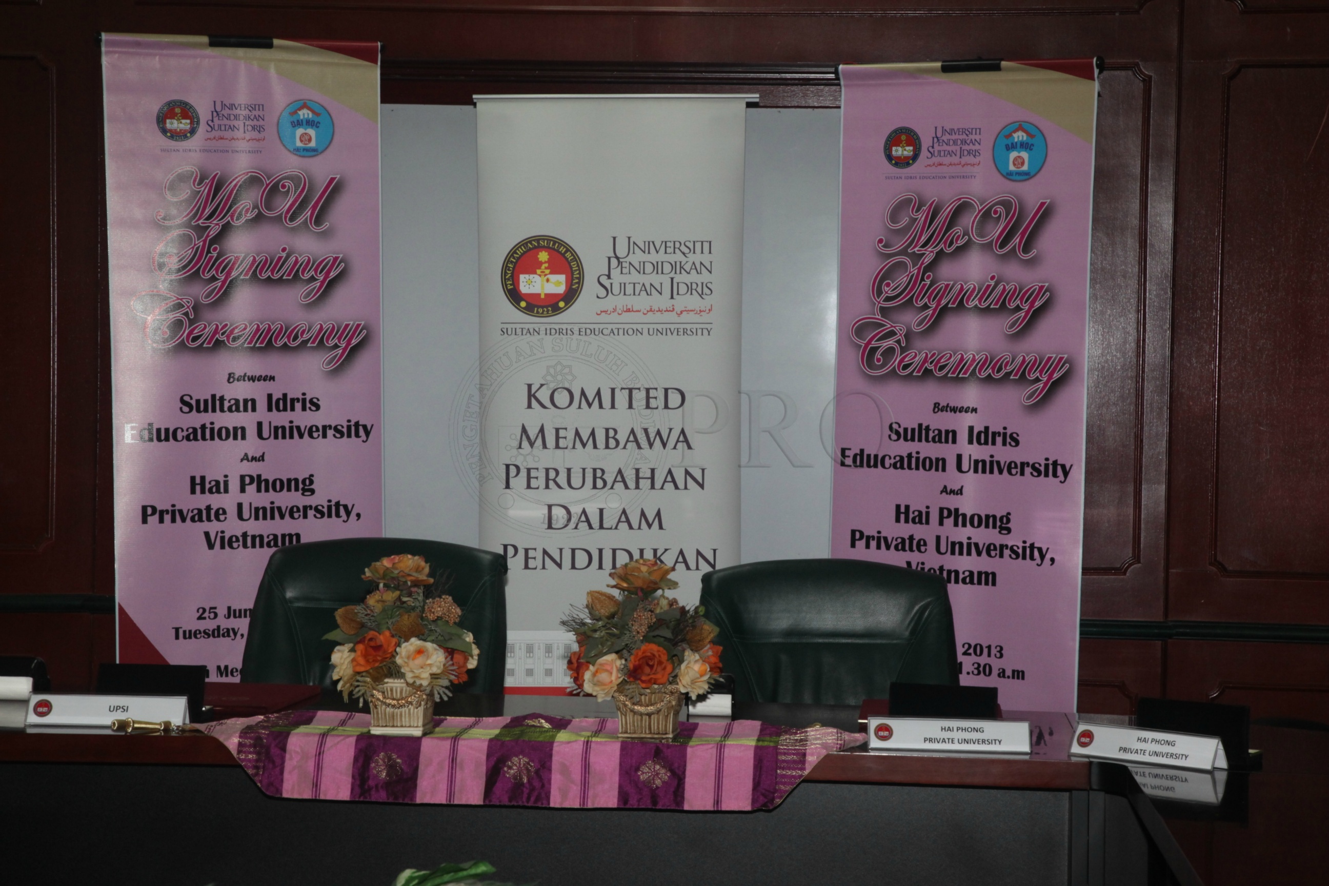 25 6 2013 Majlis Mou Upsi Dengan Hai Phong Private University Vietnam